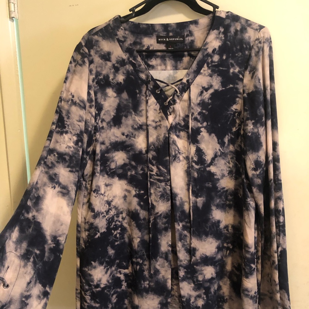 Flare sleeved tie top!